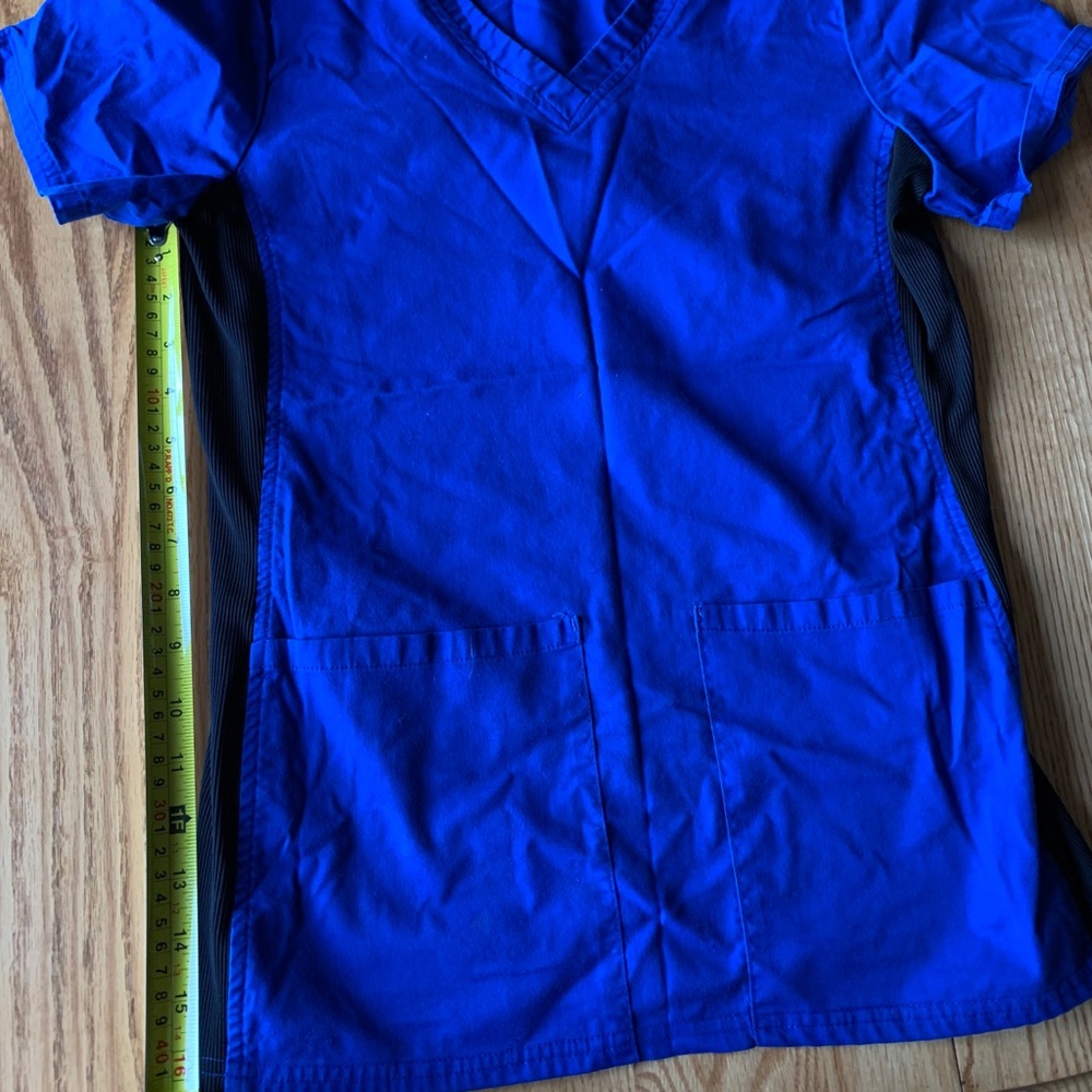 Scrub top - Picture 2 of 3